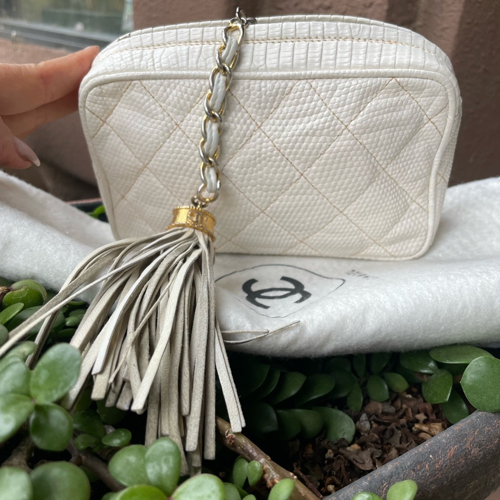 Chanel Lizard clutch